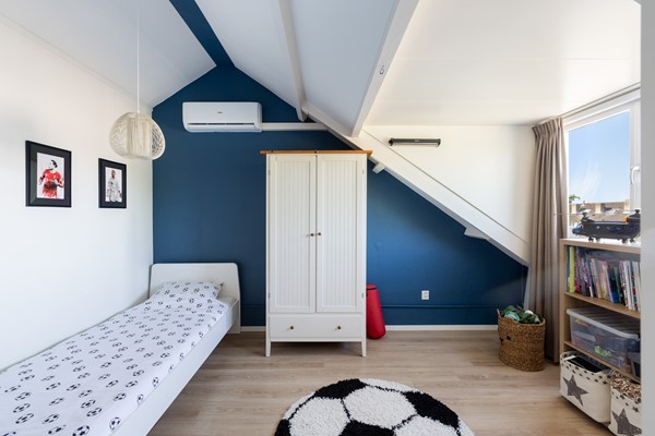 Foto - Te koop: Nette tussenwoning in het gezellige Klundert!